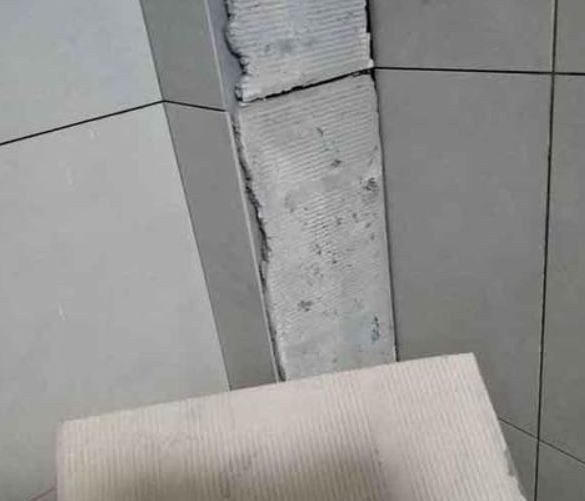 镇平瓷砖空鼓维修公司分享下厨房瓷砖脱落的补救措施。